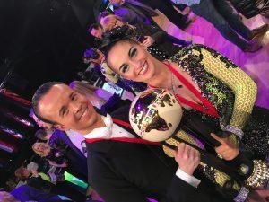 Gelb-Weisser Tänzer ist Vizeweltmeister: erfolgreich bei der Braunschweiger A-Formation